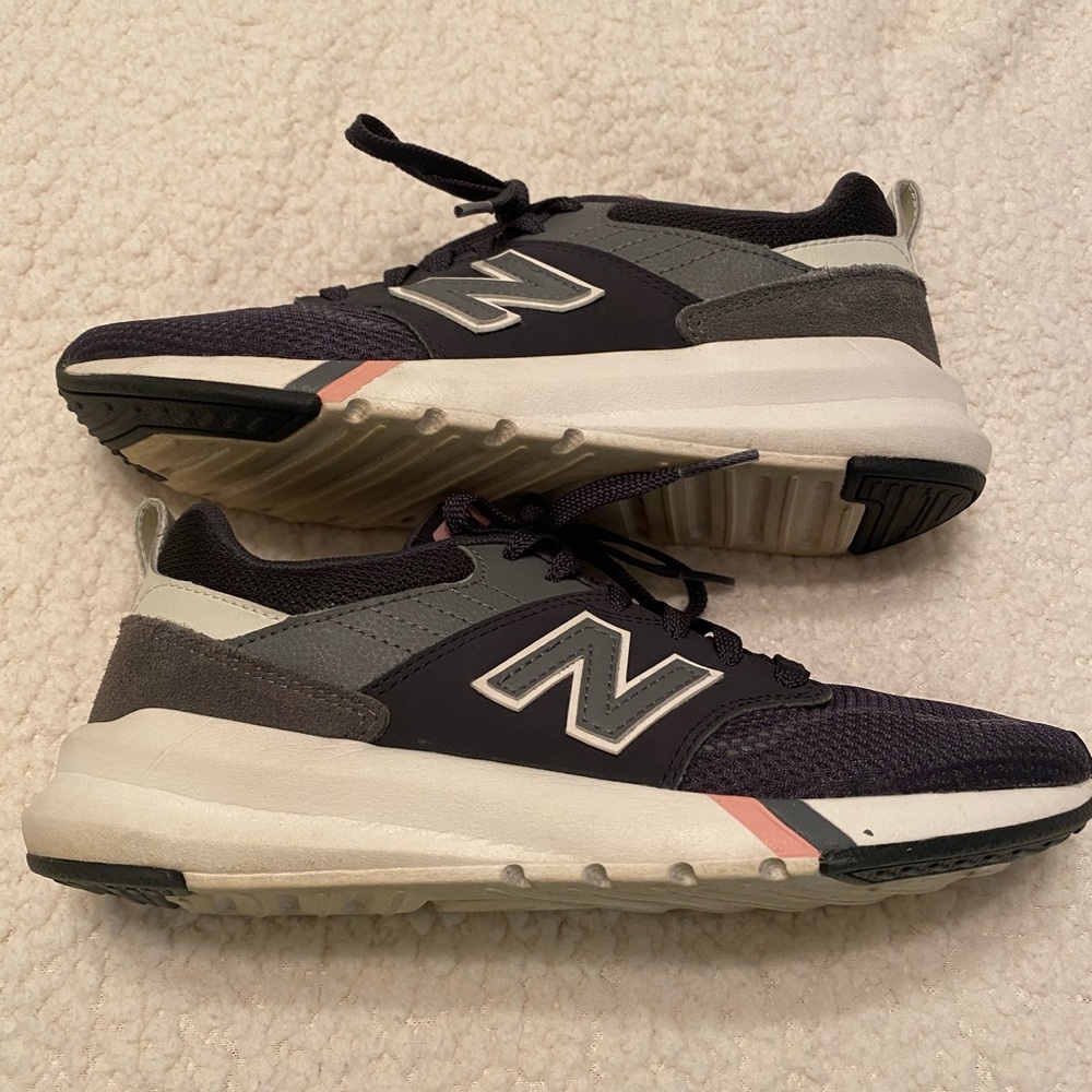 Size 6.5 009 New Balance